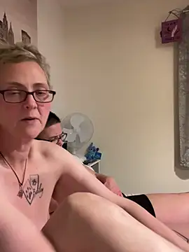 Curvy-Jinx online show from 12/03/25, 09:46