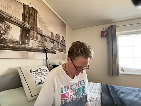 Curvy-Jinx online show from 03/18/26, 12:19