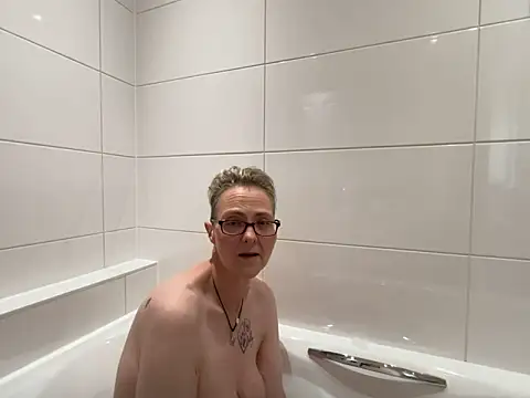 Curvy-Jinx online show from 04/09/26, 12:32