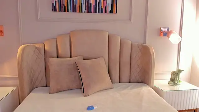 Snapshot of mia_kisses2 chatting on 11/04/25, 03:38 mia kisses2 online show from 11/04/25, 03:38