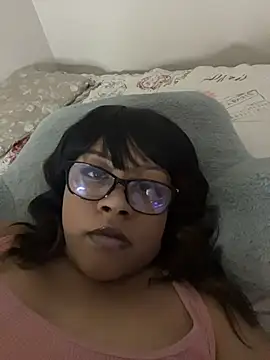 Snapshot of MsNevaeh chatting on 12/22/25, 03:25 MsNevaeh online show from 12/22/25, 03:25