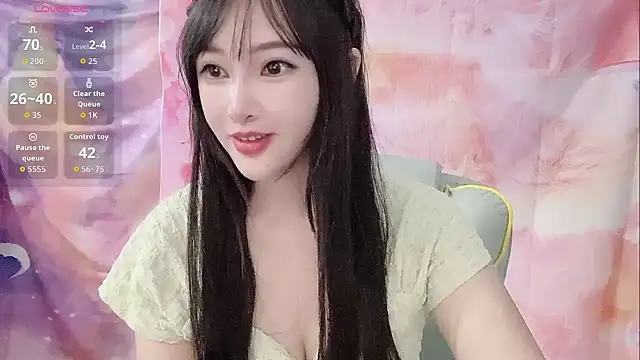 Snapshot of Crush-7ii chatting on 11/21/25, 11:58 Crush-7ii online show from 11/21/25, 11:58