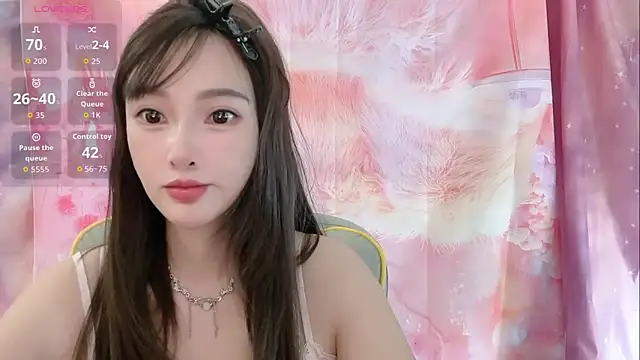 Snapshot of Crush-7ii chatting on 12/20/25, 02:29 Crush-7ii online show from 12/20/25, 02:29