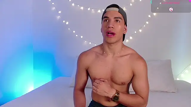 Snapshot of brunoorangel1 chatting on 12/16/25, 10:26 brunoorangel1 online show from 12/16/25, 10:26