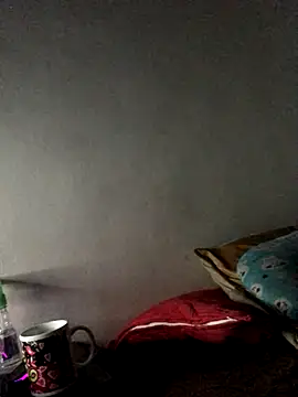 Snapshot of luisahot_9727 chatting on 10/24/25, 07:05 luisahot 9727 online show from 10/24/25, 07:05