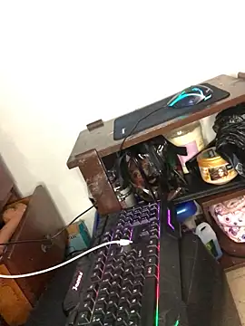 Snapshot of luisahot_9727 chatting on 10/29/25, 07:10 luisahot 9727 online show from 10/29/25, 07:10