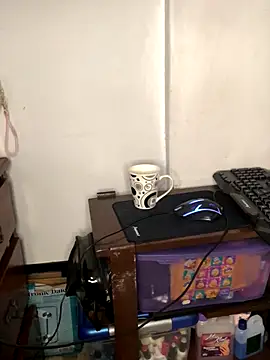 Snapshot of luisahot_9727 chatting on 11/11/25, 06:24 luisahot 9727 online show from 11/11/25, 06:24