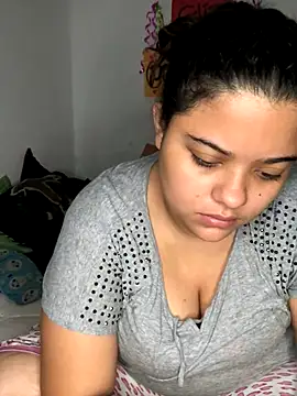 Snapshot of luisahot_9727 chatting on 11/20/25, 12:49 luisahot 9727 online show from 11/20/25, 12:49