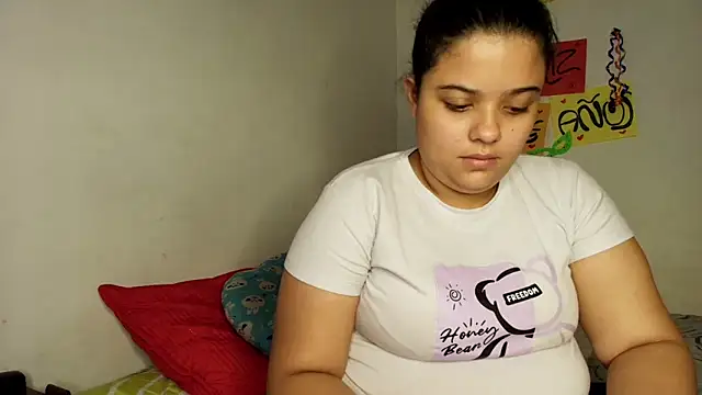 Snapshot of luisahot_9727 chatting on 11/26/25, 05:41 luisahot 9727 online show from 11/26/25, 05:41