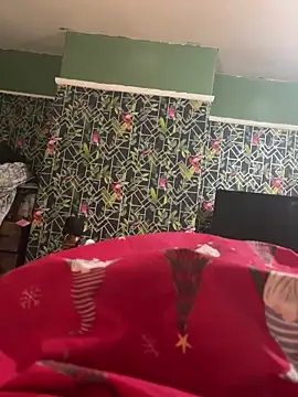 Taboo-Lou online show from 12/17/25, 08:26