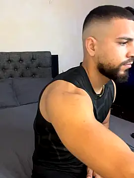 Snapshot of vincentjaxon chatting on 09/30/25, 11:37 vincentjaxon online show from 09/30/25, 11:37