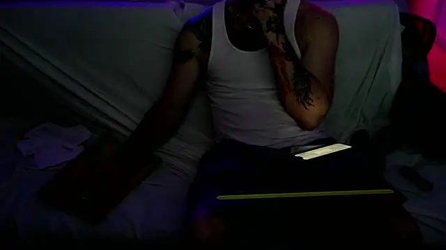 Luv2SuckBWC92 online show from 09/25/25, 08:40