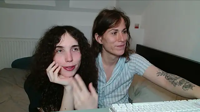 Snapshot of tsbubbles760 chatting on 09/21/25, 10:11 tsbubbles760 online show from 09/21/25, 10:11