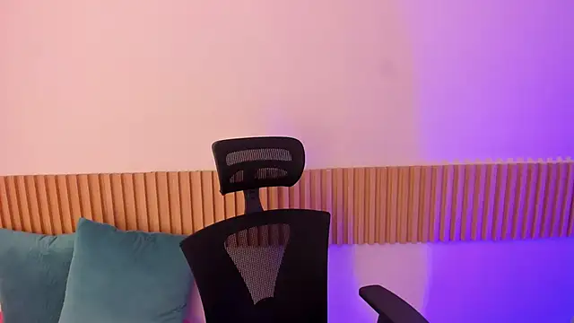 OliviaSweett online show from 10/29/25, 06:53