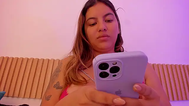 OliviaSweett online show from 11/13/25, 06:51