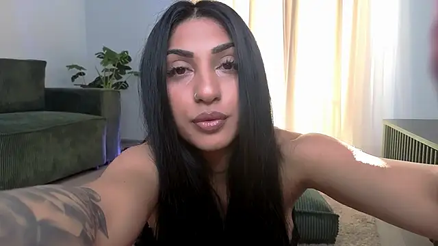 Snapshot of EmaHallee chatting on 06/03/26, 04:04 EmaHallee online show from 06/03/26, 04:04