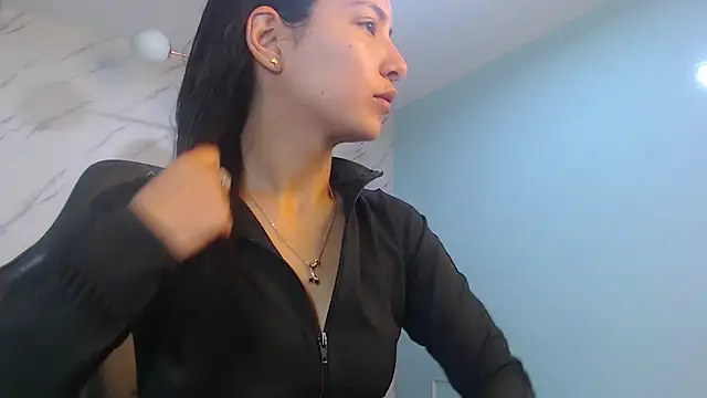 Snapshot of victoria_hernandez_t_ chatting on 06/10/26, 01:10 victoria hernandez t online show from 06/10/26, 01:10