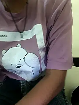 Snapshot of Alia-00 chatting on 11/05/25, 04:01 Alia-00 online show from 11/05/25, 04:01