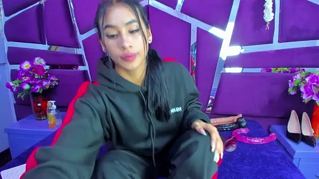 Miaa Davis  online show from 02/25/26, 02:43