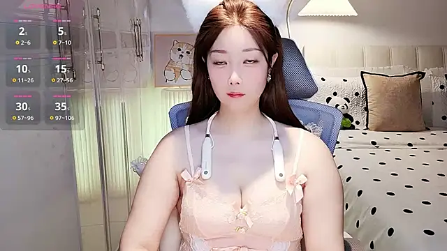 Xiaotantan-99 online show from 04/19/26, 07:38