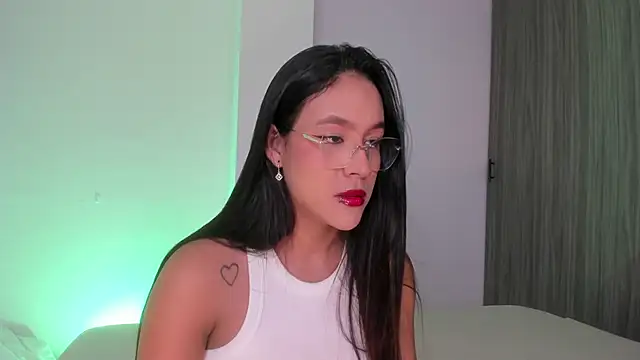 LaurenMitchell1 online show from 01/08/26, 07:49