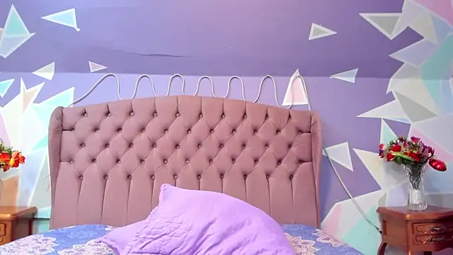 Snapshot of CloeyGraweing chatting on 12/20/25, 01:40 CloeyGraweing online show from 12/20/25, 01:40