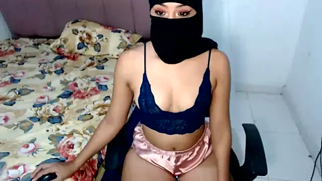 Layla Noor online show from 07/02/26, 05:35