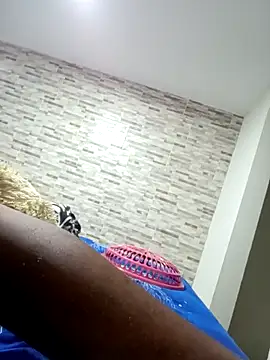 Snapshot of MI_GERALD chatting on 12/21/25, 01:40 MI GERALD online show from 12/21/25, 01:40