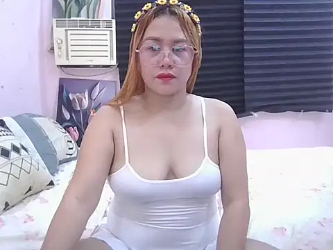 WildPussy4uxx online show from 01/11/26, 03:55