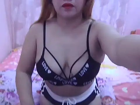 WildPussy4uxx online show from 06/24/26, 06:07