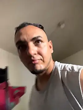 Snapshot of Alejand276765 chatting on 10/10/25, 05:34 Alejand276765 online show from 10/10/25, 05:34