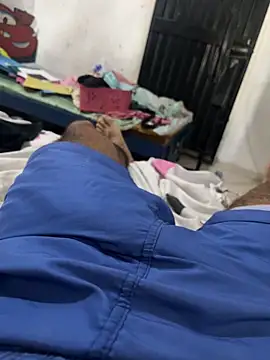 Snapshot of Alejand276765 chatting on 12/21/25, 08:05 Alejand276765 online show from 12/21/25, 08:05