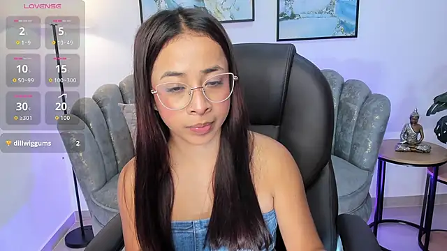 Snapshot of July_Adams chatting on 11/28/25, 08:28 July Adams online show from 11/28/25, 08:28