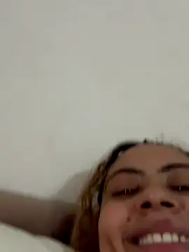 Snapshot of Chloe_Leaozinho chatting on 10/17/25, 06:05 Chloe Leaozinho online show from 10/17/25, 06:05