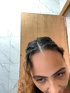 Snapshot of Chloe_Leaozinho chatting on 11/04/25, 06:18 Chloe Leaozinho online show from 11/04/25, 06:18