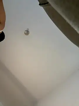 Snapshot of Chloe_Leaozinho chatting on 11/10/25, 09:25 Chloe Leaozinho online show from 11/10/25, 09:25