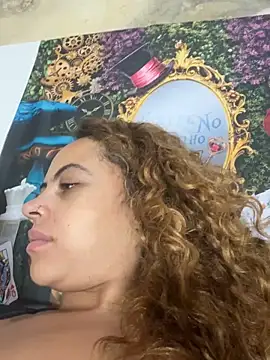 Chloe Leaozinho online show from 03/31/26, 11:32