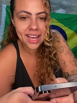 Chloe Leaozinho online show from 06/14/26, 02:41