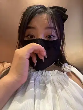 xiao-mo520 online show from 10/03/25, 11:07