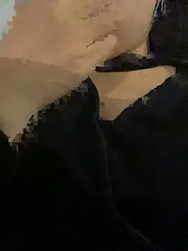 xiao-mo520 online show from 12/05/25, 12:36