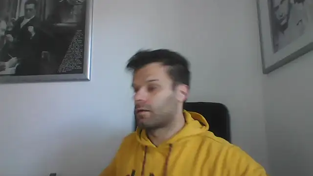 Snapshot of FROCETTO93 chatting on 11/20/25, 11:10 FROCETTO93 online show from 11/20/25, 11:10