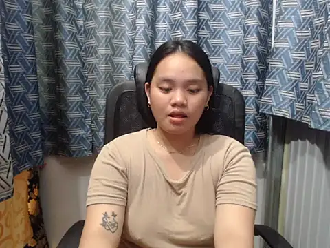 prettykrysgirl online show from 08/08/26, 07:10