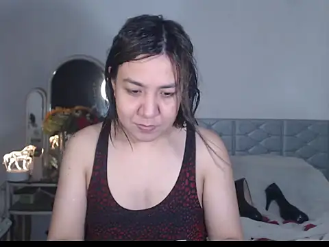 Snapshot of stellahugeX chatting on 10/13/25, 11:21 stellahugeX online show from 10/13/25, 11:21