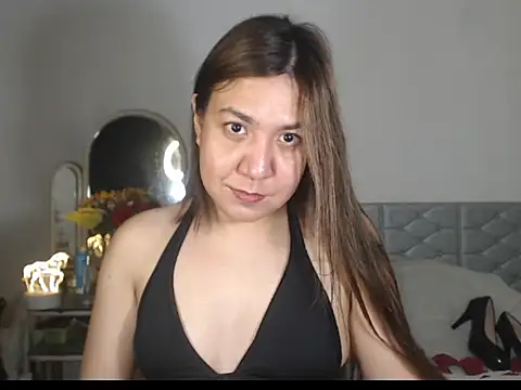 Snapshot of stellahugeX chatting on 11/24/25, 04:29 stellahugeX online show from 11/24/25, 04:29