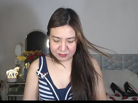 Snapshot of stellahugeX chatting on 12/05/25, 08:45 stellahugeX online show from 12/05/25, 08:45