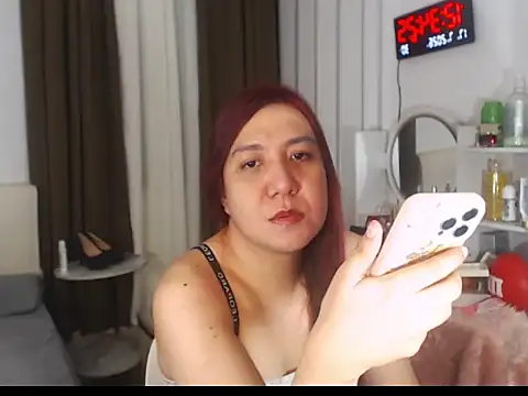 Snapshot of stellahugeX chatting on 07/16/26, 04:35 stellahugeX online show from 07/16/26, 04:35