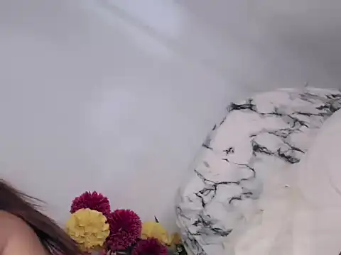 Snapshot of Dwarffuckingfinaxx chatting on 10/31/25, 04:30 Dwarffuckingfinaxx online show from 10/31/25, 04:30