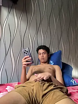 Snapshot of Demure_Asian143 chatting on 10/13/25, 05:51 Demure Asian143 online show from 10/13/25, 05:51