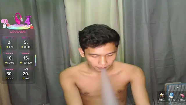 Snapshot of Demure_Asian143 chatting on 12/15/25, 12:42 Demure Asian143 online show from 12/15/25, 12:42