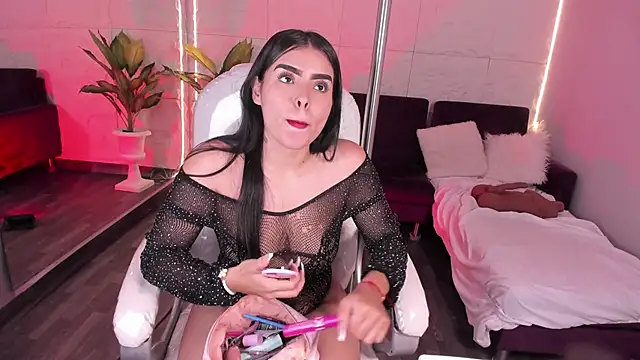 Snapshot of LovelyEyesx chatting on 11/24/25, 05:23 LovelyEyesx online show from 11/24/25, 05:23